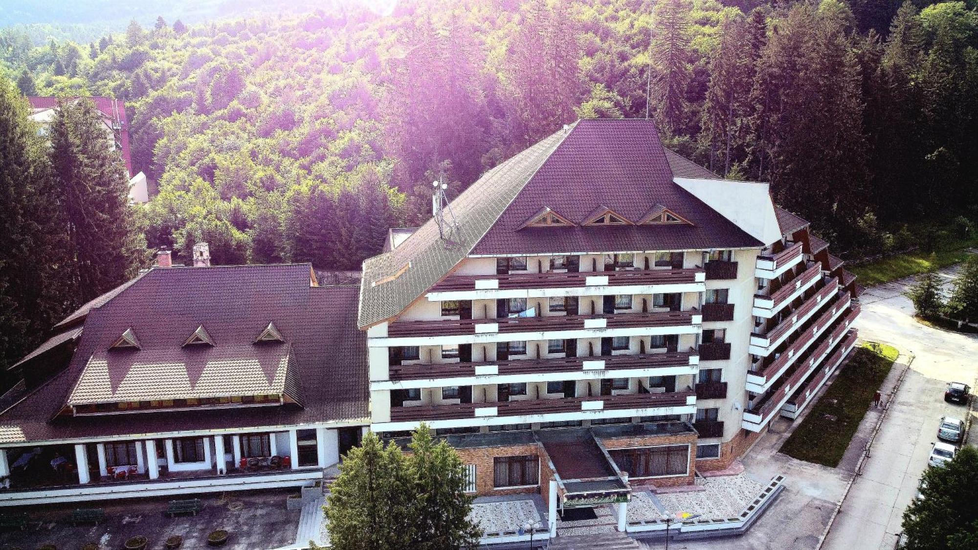 Hotel Bradul - Covasna Eksteriør billede