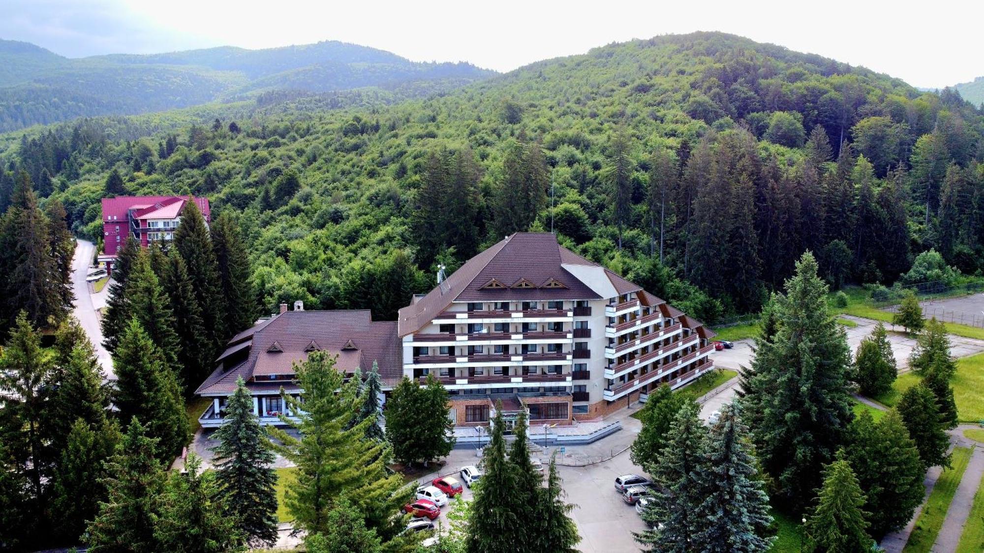 Hotel Bradul - Covasna Eksteriør billede