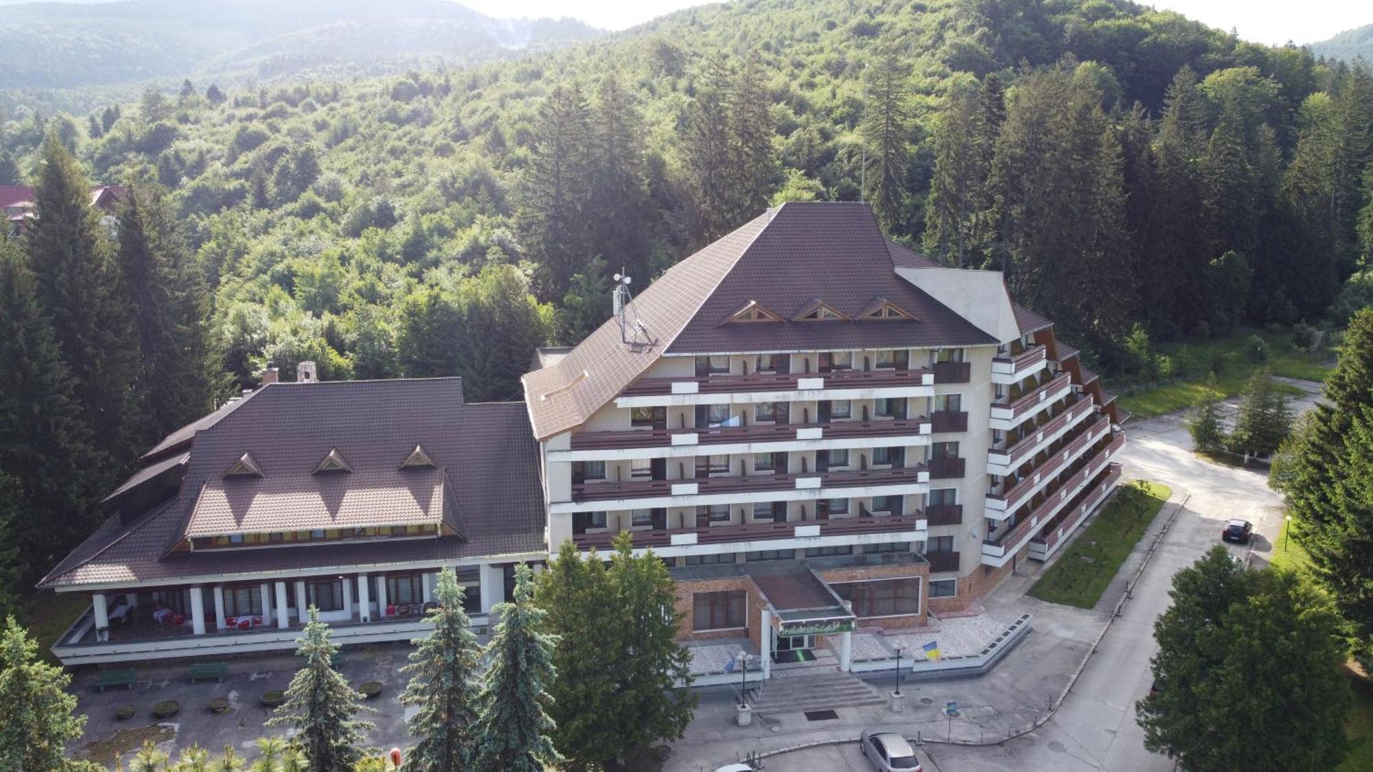 Hotel Bradul - Covasna Eksteriør billede